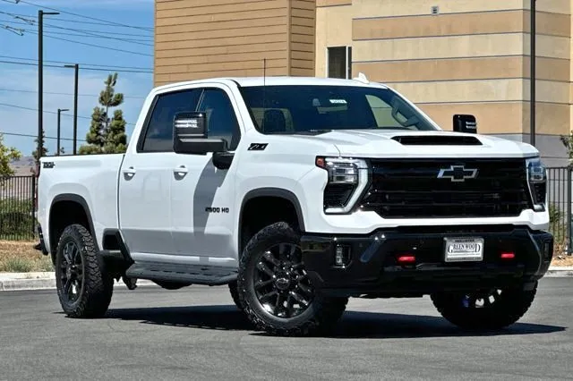 2025 Chevy Silverado: Power, Style, and Versatility